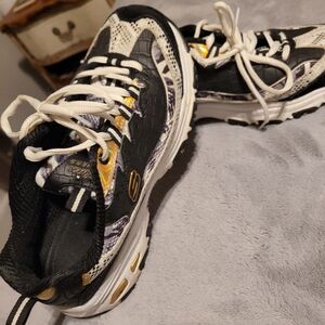 SKECHERS WOMENS 8.5 LEATHER UPPER TENNIS SHOES EUC BLK WHITE GOLD 11918 STYLISH